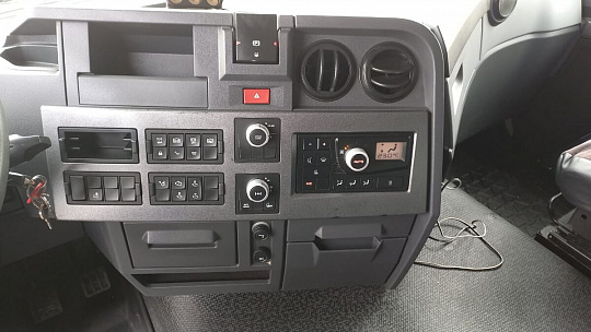 RENAULT C460